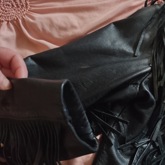 Women’s Rare  Vintage leather Concho fringe cropped jacket - Picture 6 of 17